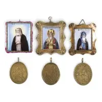 Collection de trois finifts et trois pendentifs d'icônes