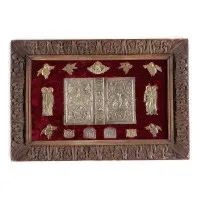 Collection de plaques d'évangéliaires avec la Crucifixion et la Résurrection du Christ