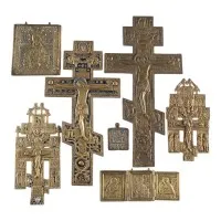 Collection de sept icônes en bronze : crucifix et déisis