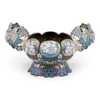 Grande coupe à deux anses en émaux cloisonnés avec Alkonost
