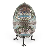 Velká cloisonné-emailová krabička s katedrálou Vasila a labutěmi