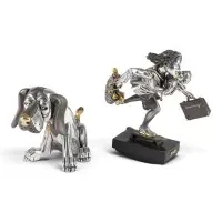 Deux sculptures : « Chien assis » et « Dame en mouvement »