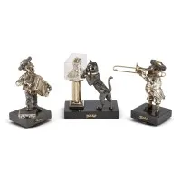 Trois sculptures : 'Chat et aquarium', 'Tromboniste' et 'Accordéoniste'