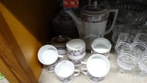 1 remaining coffee service "Rosenranke" Krautheim