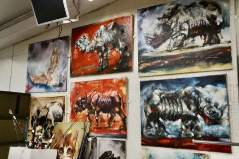 9 schilderijen "Dierenmotieven"