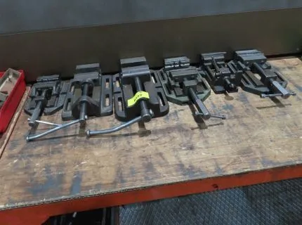 6 machine vices, various sizes