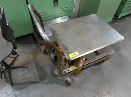 1 table élévatrice, fabr. : Baka, 1000 kg, mobile