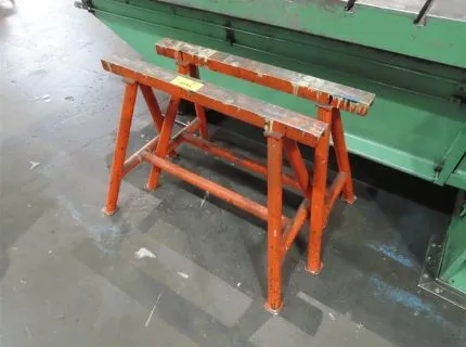 2 supports de rangement en métal