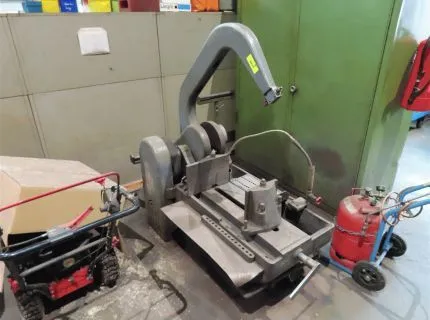 1 hacksaw, make and type not legible, function uncertain