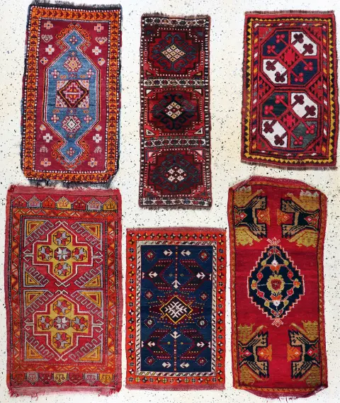 6 lots Yastik, Turquie & Turkménistan, début du 20e s., laine sur laine, env. 120 x 65 cm