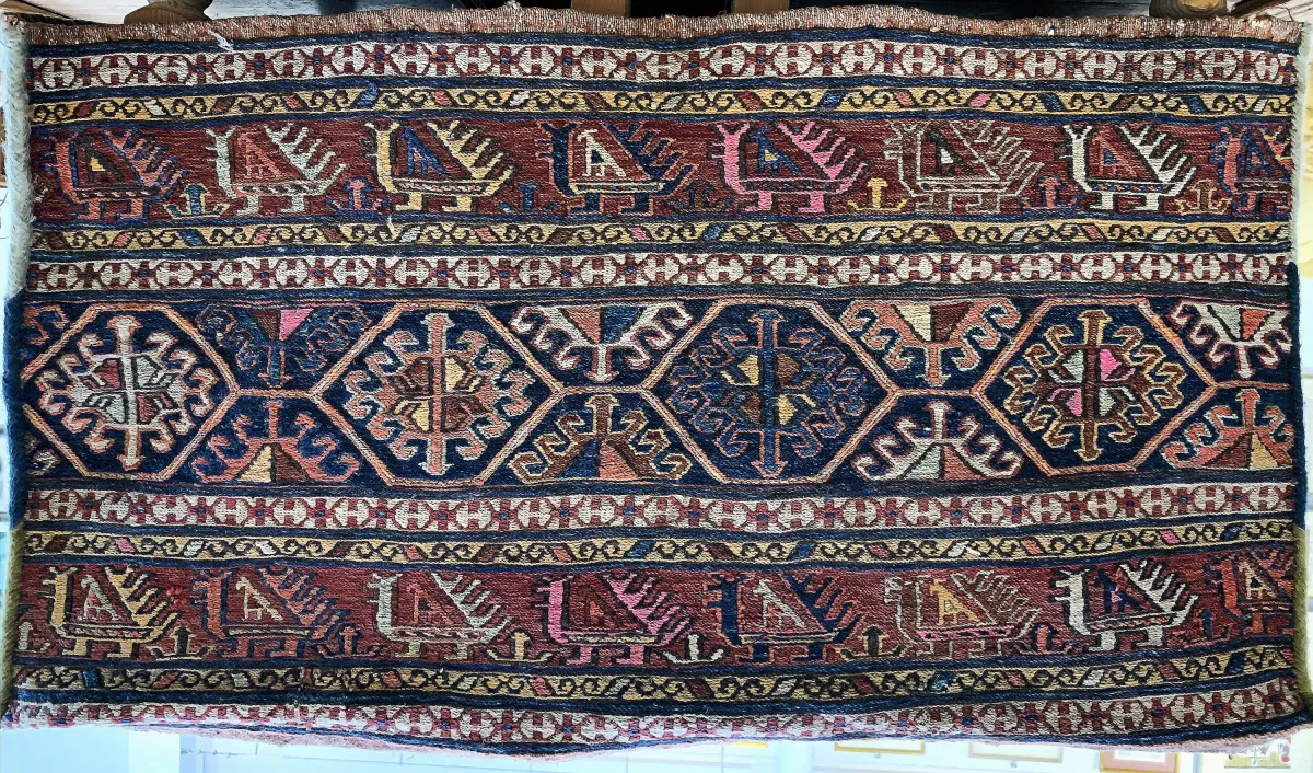 Shahsawan "Mafrasch", Perzië, begin 20e eeuw, wol op wol, ca. 95 x 50 x 45 cm