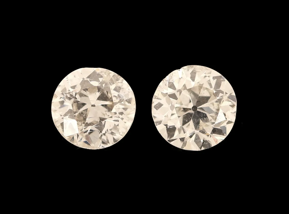 Lot de 2 diamants taille ancienne en vrac, total env. 0,64 ct blanc/si, 1 x encoche/éclat