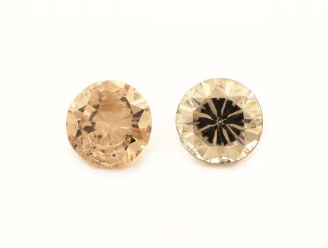 Lot de 2 diamants taillés lâches, total env. 0,78 ct NaturalFancy brun/si-p, diamètre env. 4,6 mm