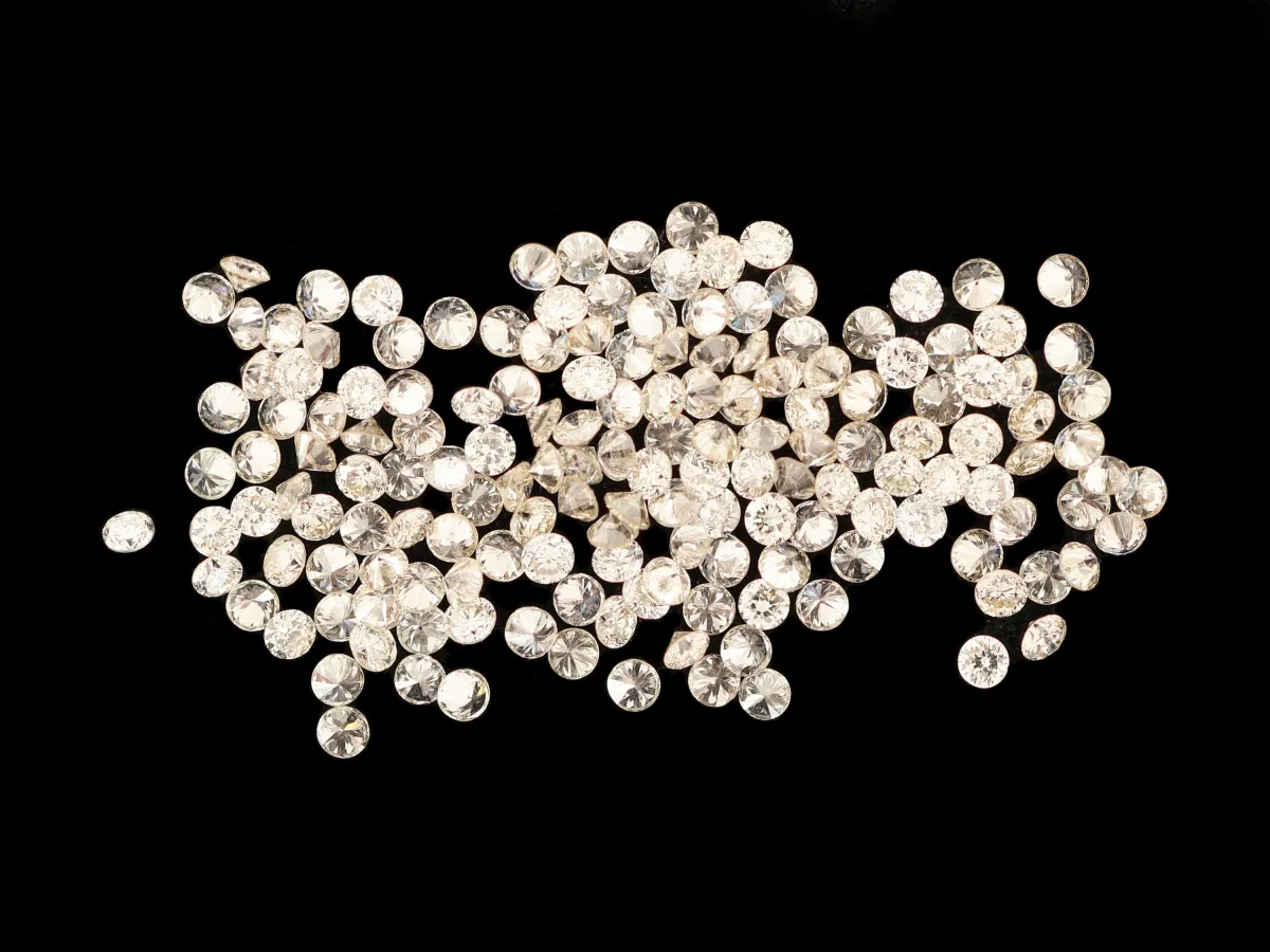 Lot de diamants en vrac, total env. 1,00 ct blanc/vs-si, dim. env. 1,0-1,05 mm, calibrés