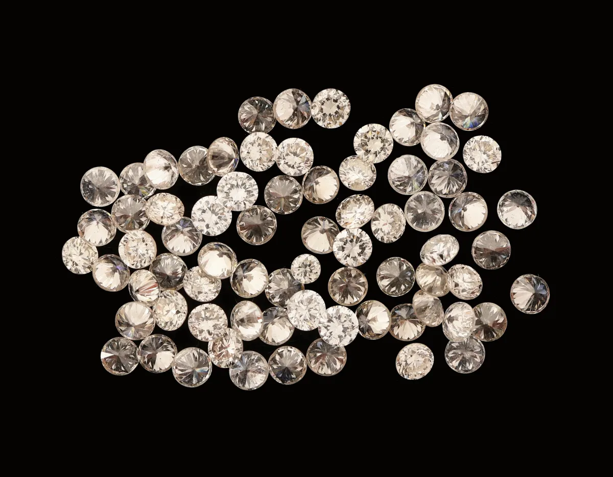Sada volných briliantů, celkem cca 1,00 ct, jemně bílo-bílá/vs-si, průměr cca 1,4 mm, kalibrovaný