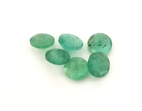 Lot de 6 émeraudes lâches, tot. env. 2,16 ct, taille ronde