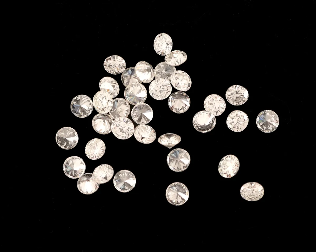 Lot de brillants lâches, total env. 1,00 ct blanc fin-blanc/vs, diamètre env. 1,9-2,00 mm