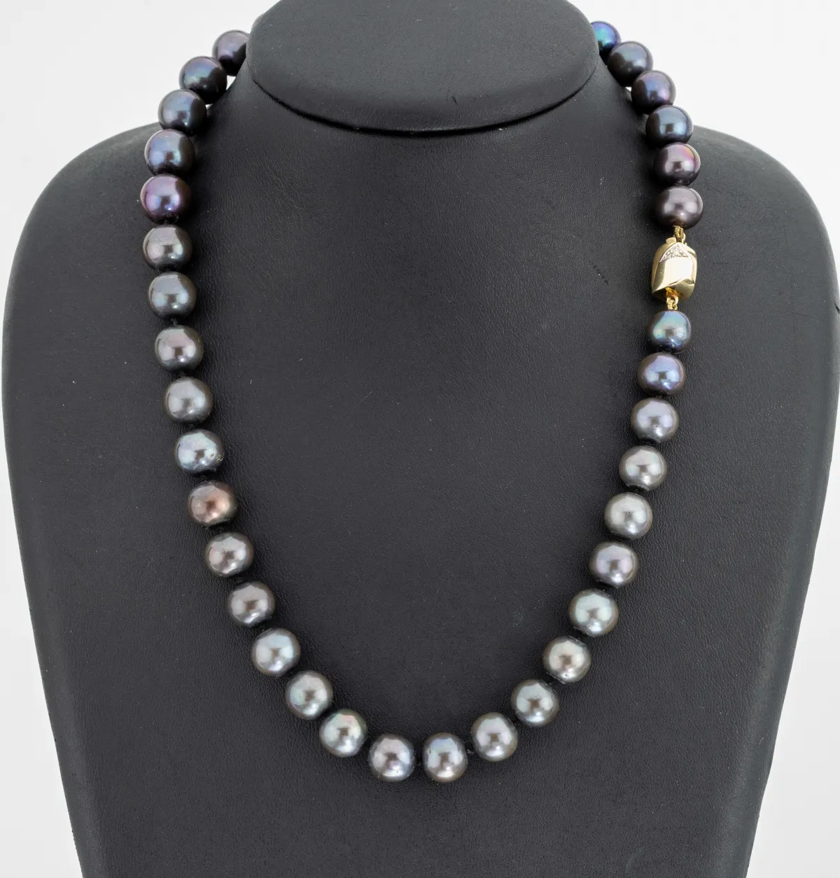 Collier de perles avec fermoir diamant or 14 kt, or jaune 585/000, 41 perles baroques