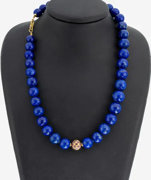 Collier en lapis-lazuli avec fermoir en or 18 kt, or 750/000, dégradé