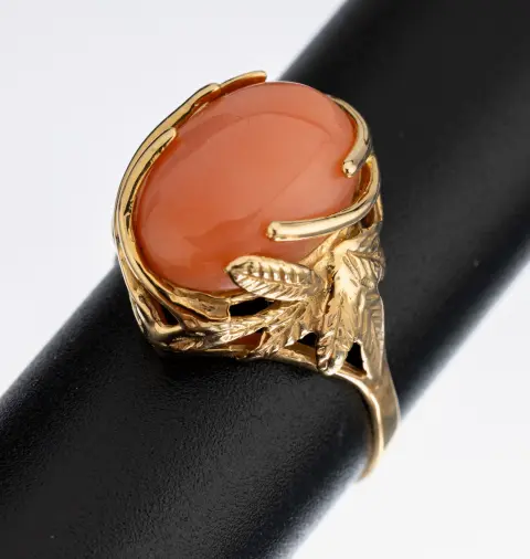 Bague corail en or 14 kt, or jaune 585/000 poinçonné, design floral abstrait, ovale