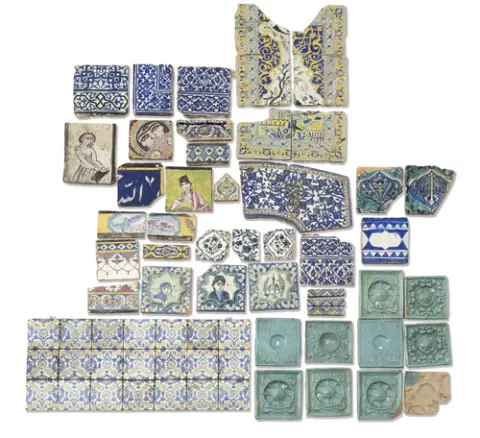 Lot de carreaux à glaçure polychrome