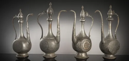 Quatre pichets en cuivre étamé 'aftaba'