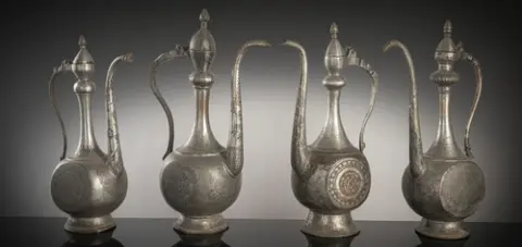 Quatre pichets en cuivre étamé 'aftaba'