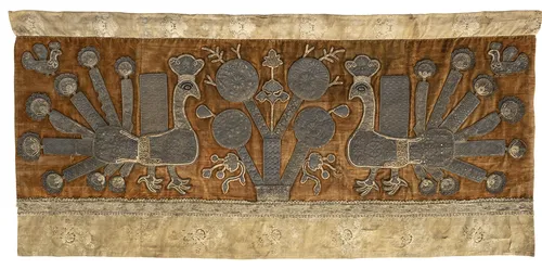 Broderie en argent avec couple de paons et arbre de vie