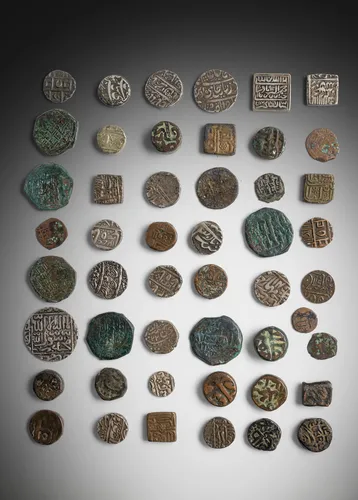 Groep van 49 munten, deels van zilver / brons