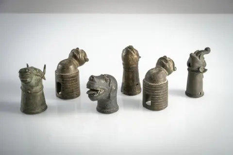 Six extrémités de palanquin