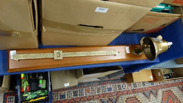 1 calendar with gong