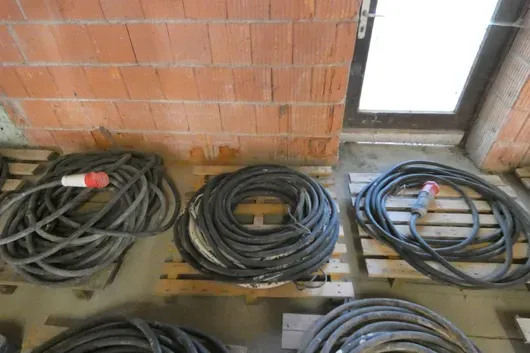 3x Starkstromkabel, teils mit CEE-Steckern