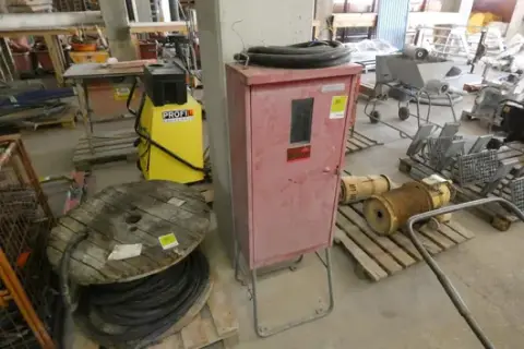 Bosecker - Baustrom-Anschlussschrank mit Anschlusskabel