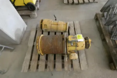 Seiltrommel mit Antrieb und Elektromotor