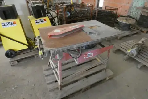 Stůl pro stavební kotoučovou pilu