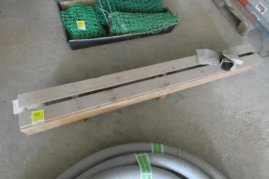 Wooden box with contents (Pentaflex)