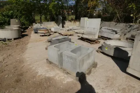 Lot of corner stones