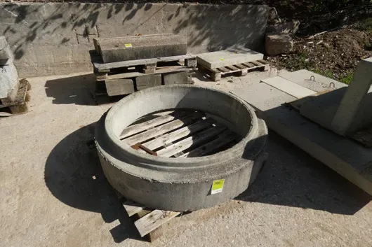 Betonový šachtový prstenec
