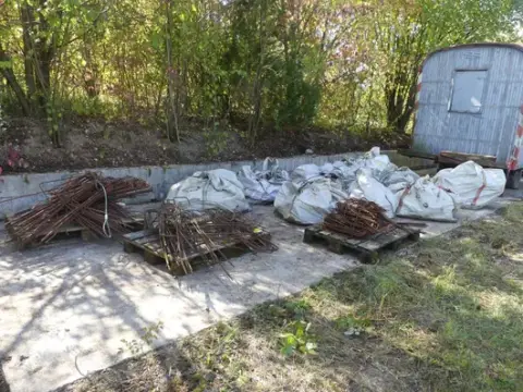 Лот Big Pack и паллеты с содержимым