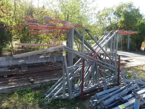 Lot of scaffolding components