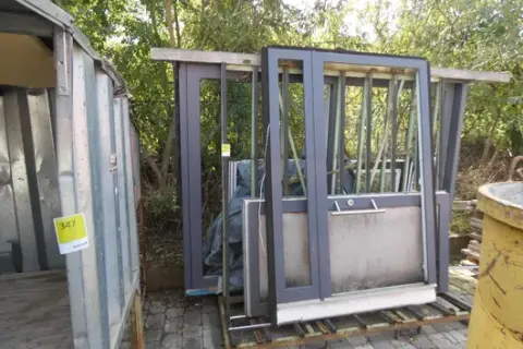 Support en verre avec contenu