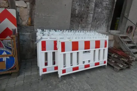 Lot of barrier fence panels, plastic, red and white