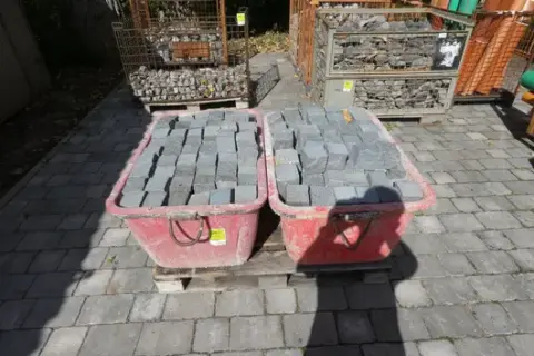 2 mortar tubs with granite paving stones, grey