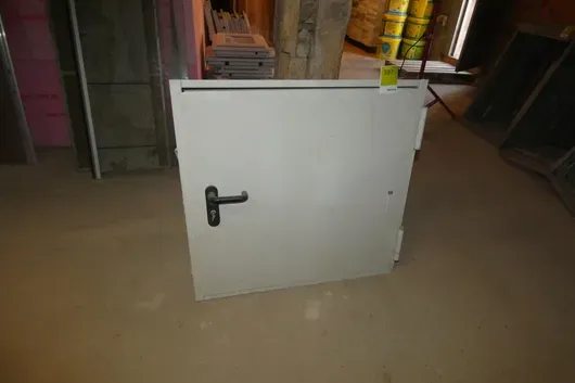 Steel door with frame, grey, with handle set and key, DIN right
