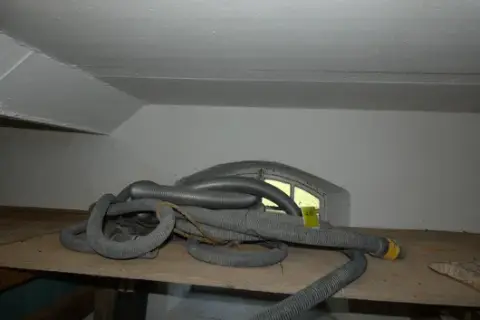 Lot of spiral hoses, grey