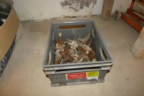 Box with formwork clamps and wedges