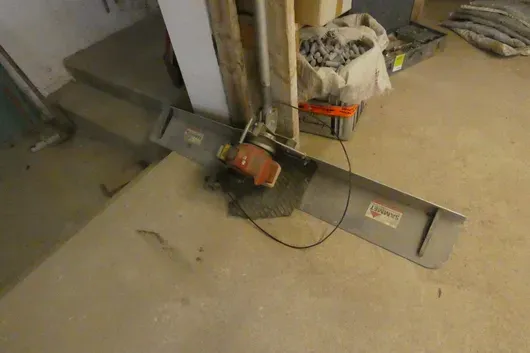 Vibrating screed with Kawasaki petrol engine