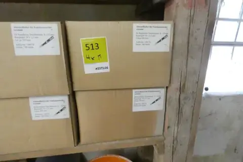 4 boxes of spacers for foundation earth electrodes, galvanised