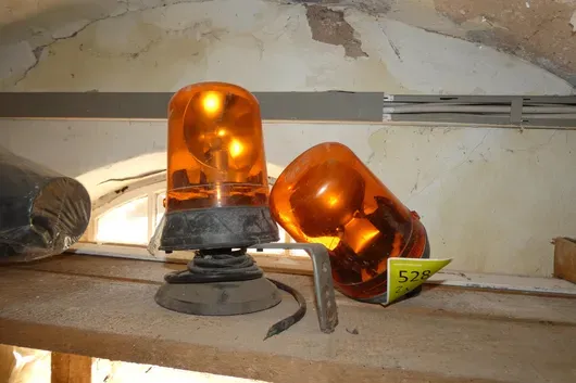 2x rotating beacon, orange