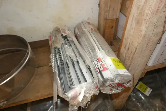 Posten Bohlenbeschläge, Dielenkopfbänder, Eckenschutz, Müba
